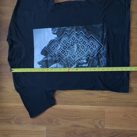 Adidas Large Black Shirt - Picture 4 of 5
